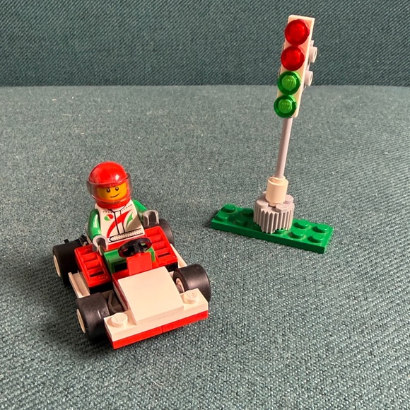 LEGO City Go-Kart Racer Mini Set #30314 - Picture 11 of 11